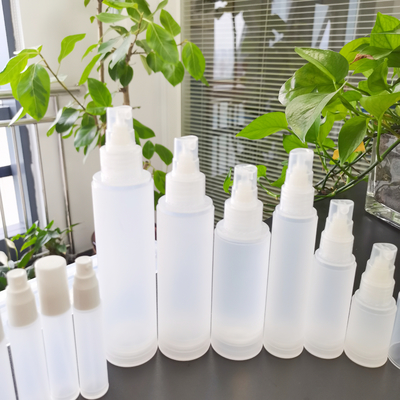 Berijpte Plastic Kosmetische Fles Vastgestelde 5ml 10ml 15ml 50ml 100ml voor Huidzorg Verpakking