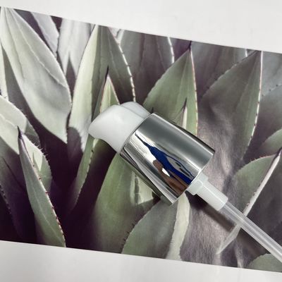 De zilveren Plastic Hand Moisturiser van de Behandelingspomp 0.2ML/T 20/410 Gemetalliseerde Sluiting